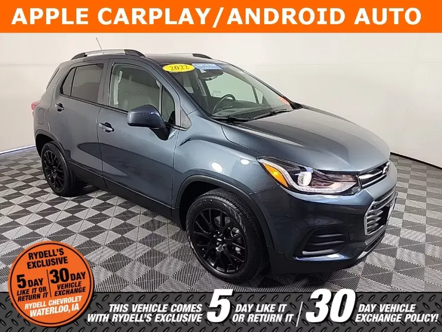 2022 Chevrolet Trax LT photo 1