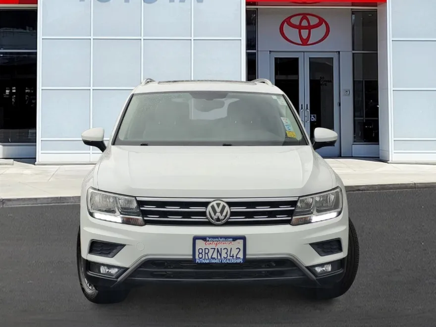 2018 Volkswagen Tiguan SEL photo 1