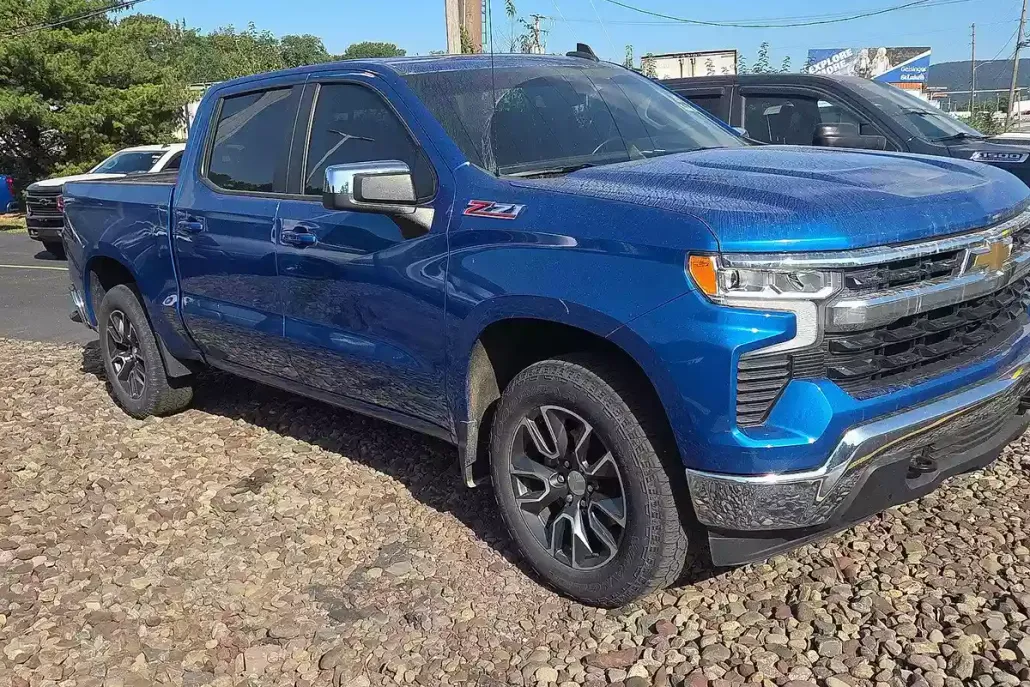 2022 Chevrolet Silverado 1500 LT photo 1