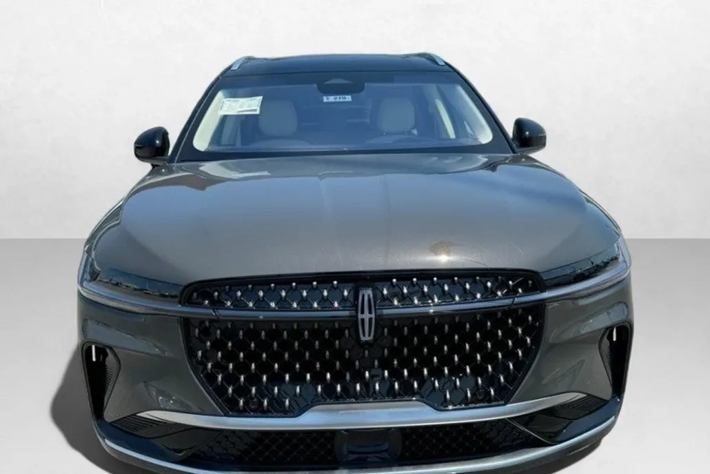 2024 Lincoln Nautilus Black Label photo 1