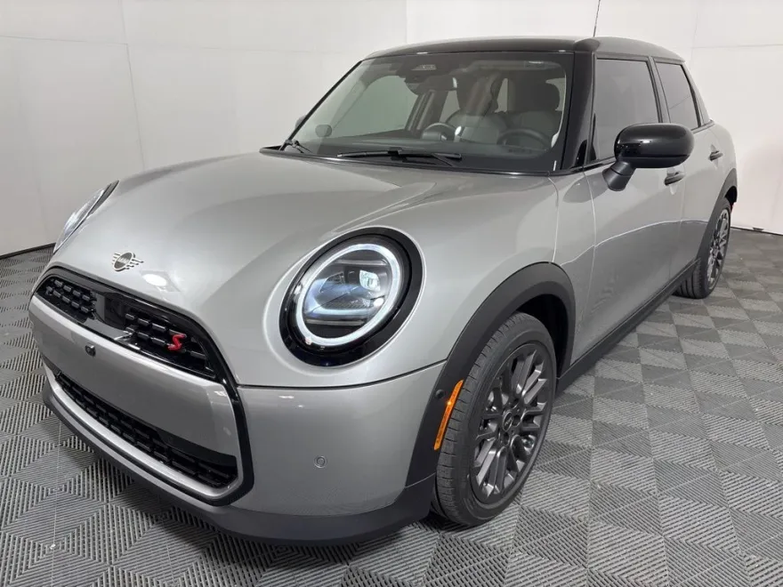 2025 Mini Cooper S Iconic photo 1
