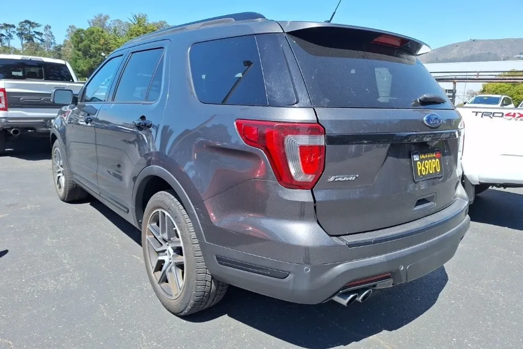 2018 Ford Explorer Sport photo 1