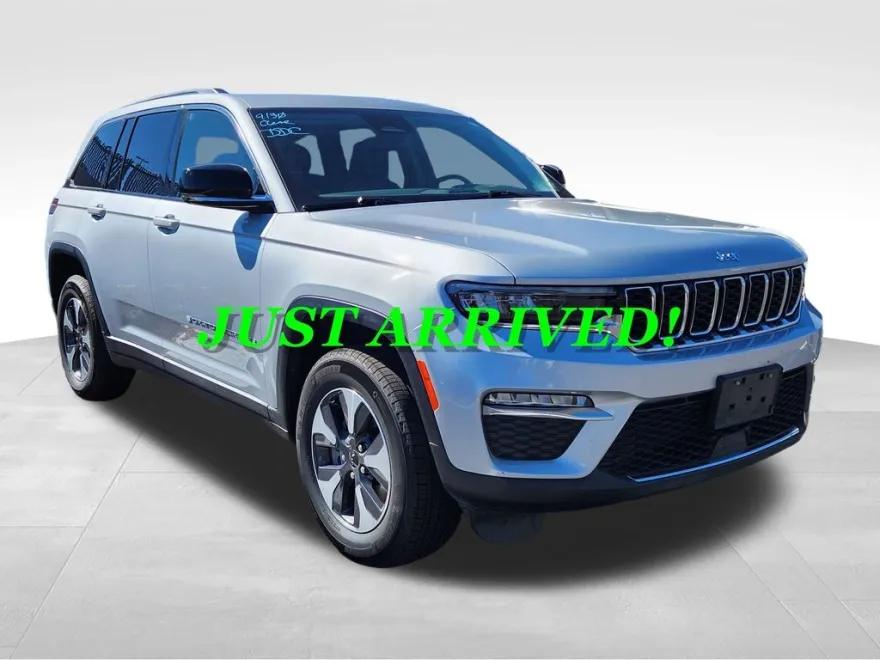 2022 Jeep Cherokee Limited 4xe photo 1