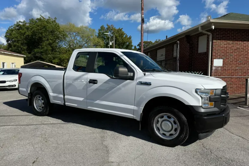 2017 Ford F-150 XL photo 1