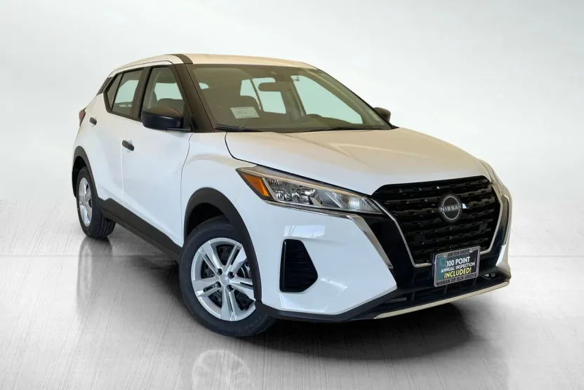 2025 Nissan Kicks Play S photo 1