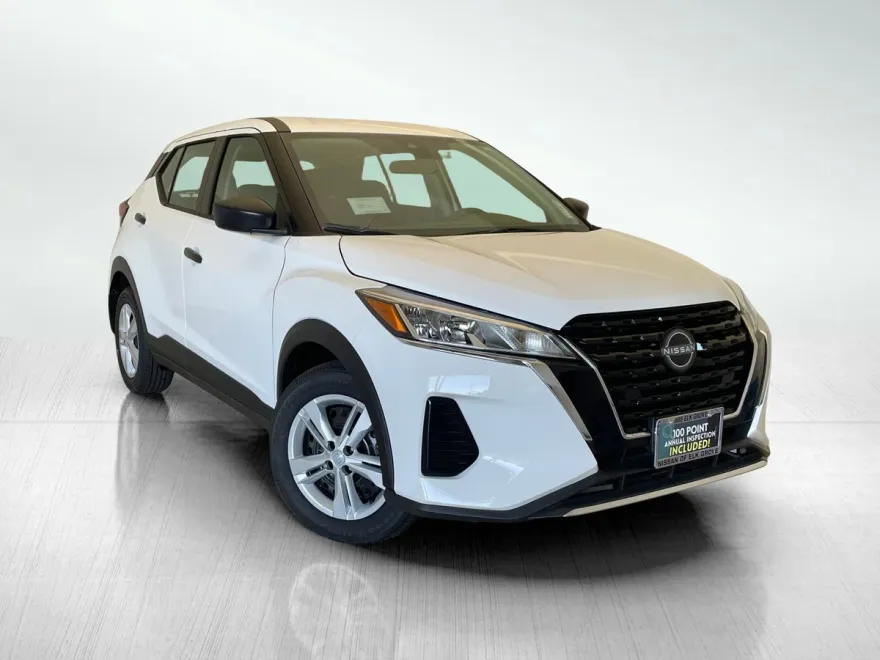 2025 Nissan Kicks Play S photo 1