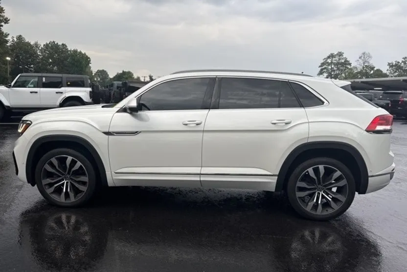 2021 Volkswagen Atlas Cross Sport V6 SEL Premium R-Line photo 1
