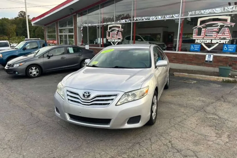 2011 Toyota Camry Base photo 1