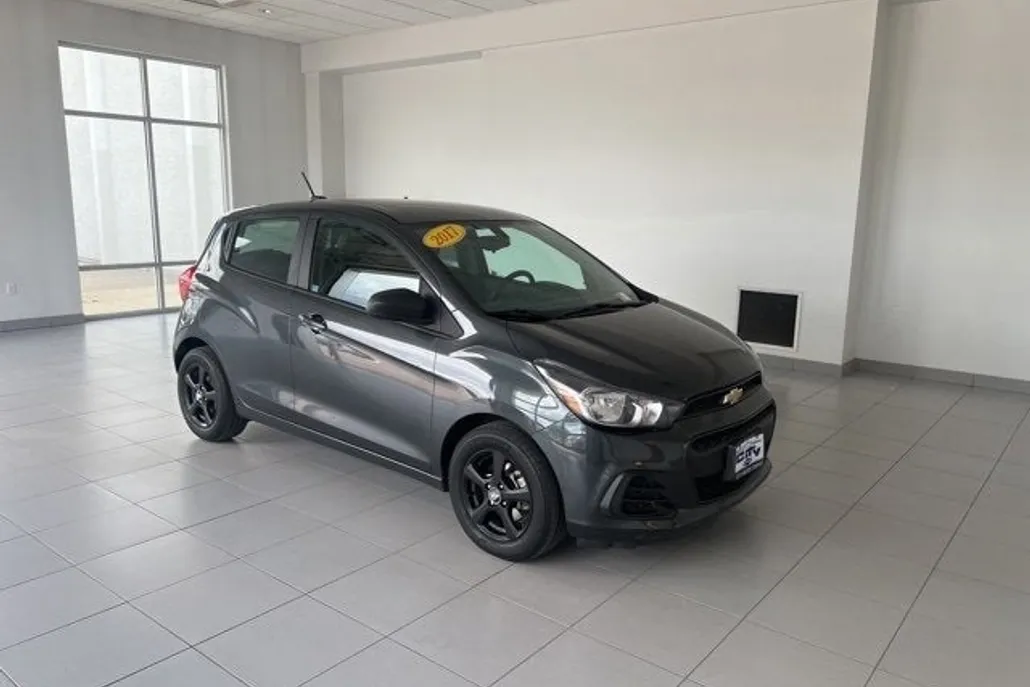 2017 Chevrolet Spark LS photo 1