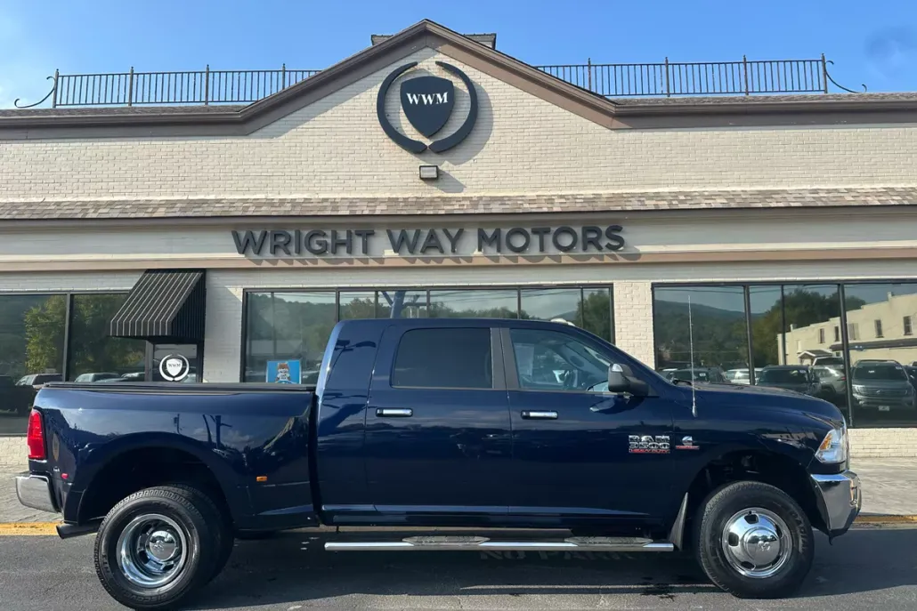 2015 Ram 3500 SLT photo 1