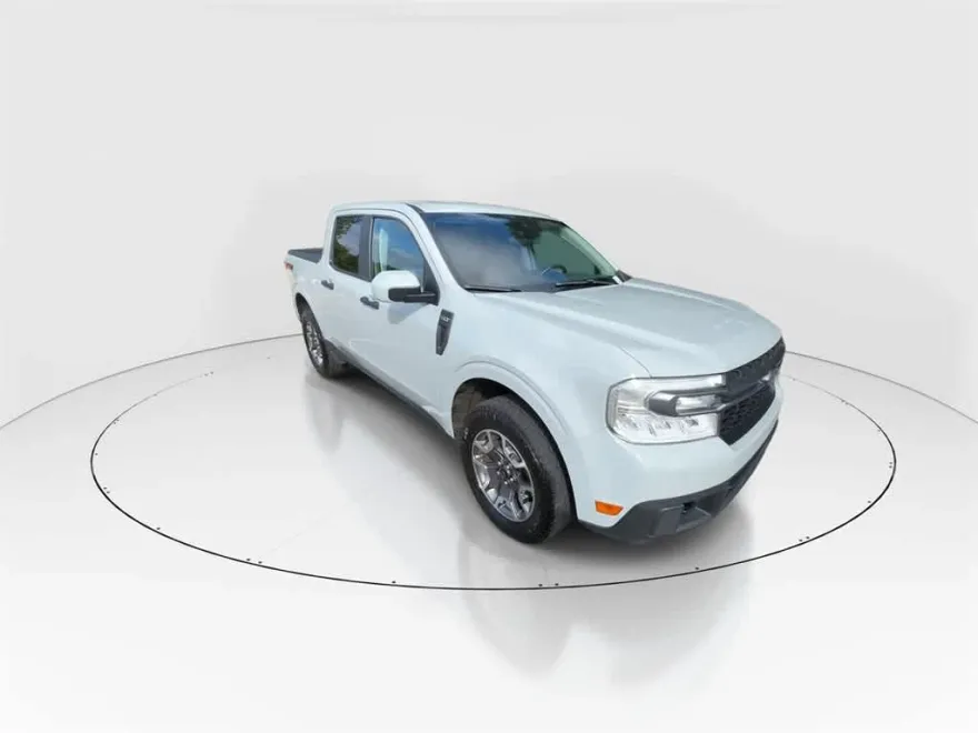 2022 Ford Maverick XLT photo 1