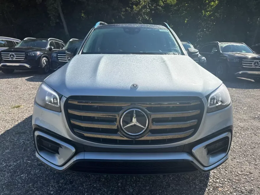 2026 Mercedes Benz GLS 450 4MATIC photo 1