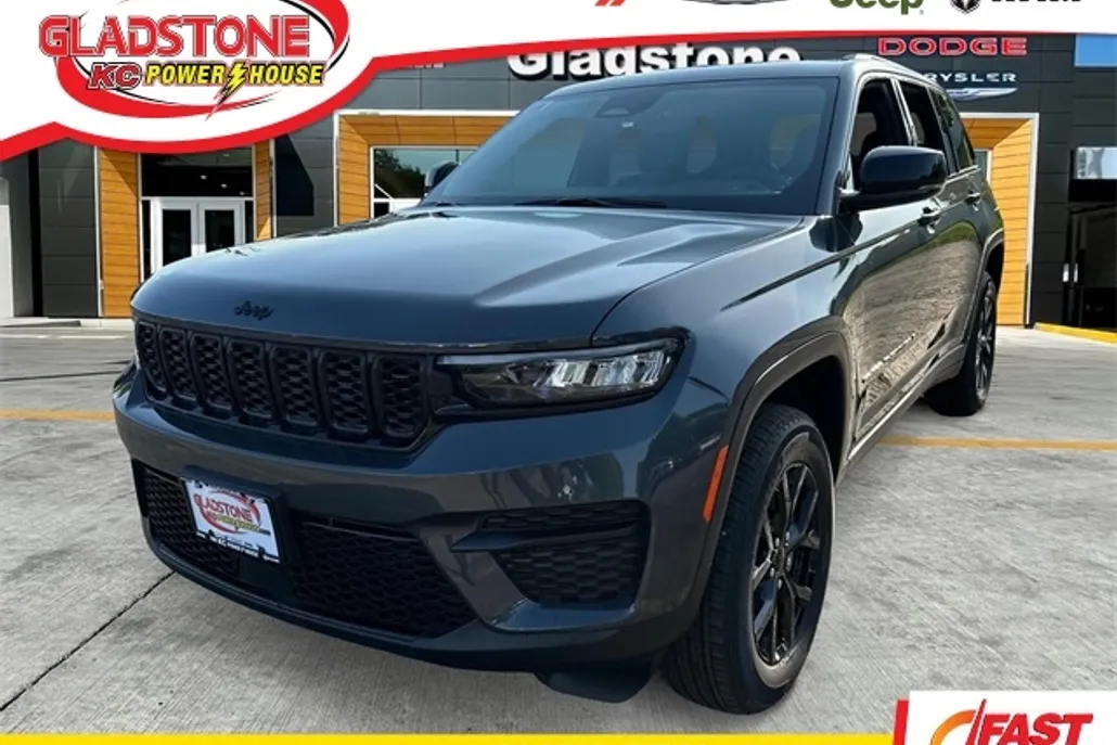 2025 Jeep Grand Cherokee Altitude photo 1