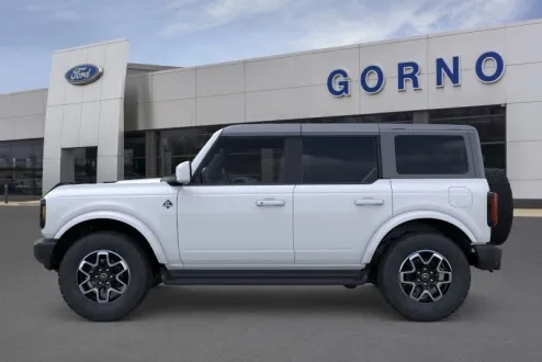 2025 Ford Bronco Outer Banks photo 3