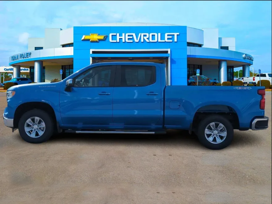 2026 Chevrolet Silverado 1500 LT photo 1