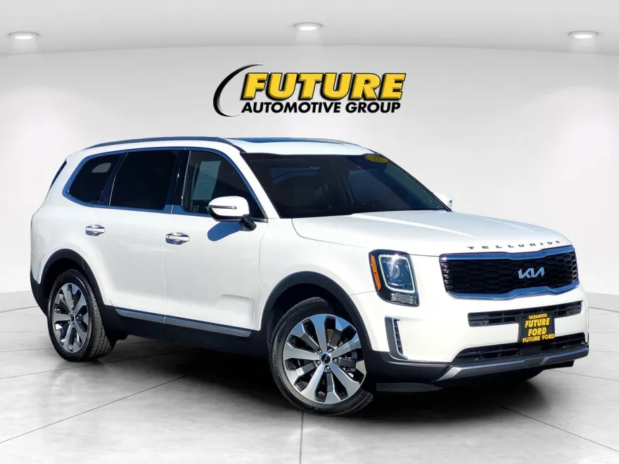 2022 Kia Telluride S photo 1