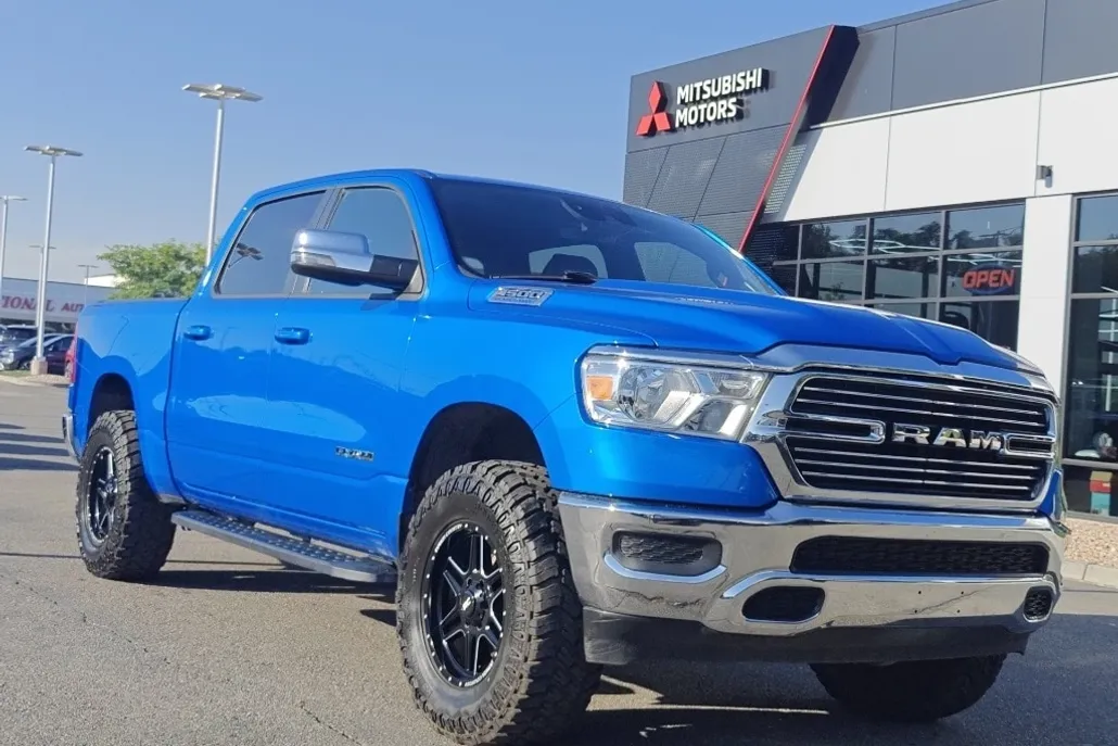 2023 Ram 1500 Laramie photo 1