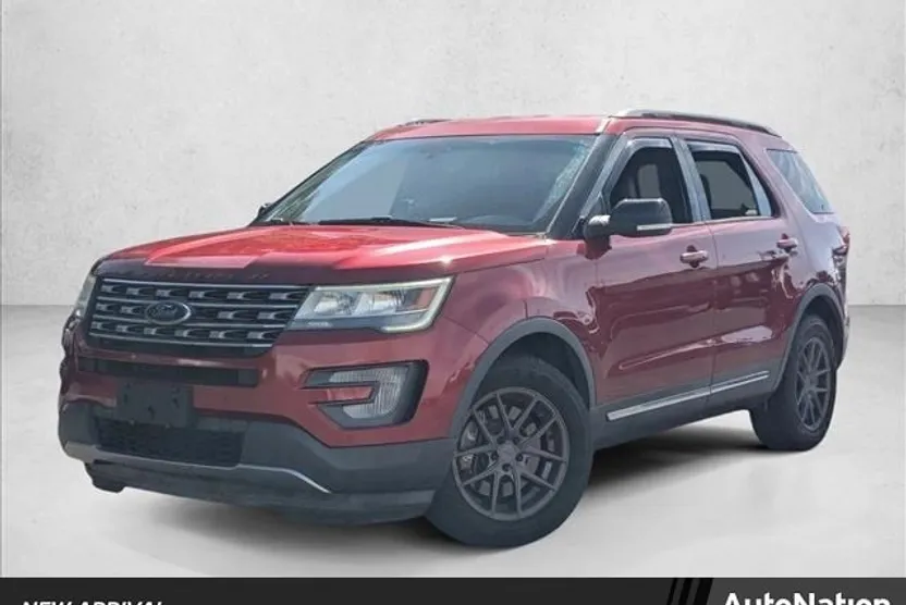 2017 Ford Explorer XLT photo 1