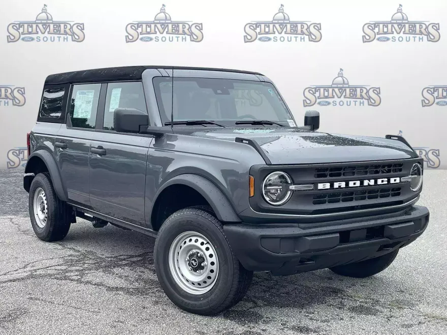 2025 Ford Bronco Base photo 1