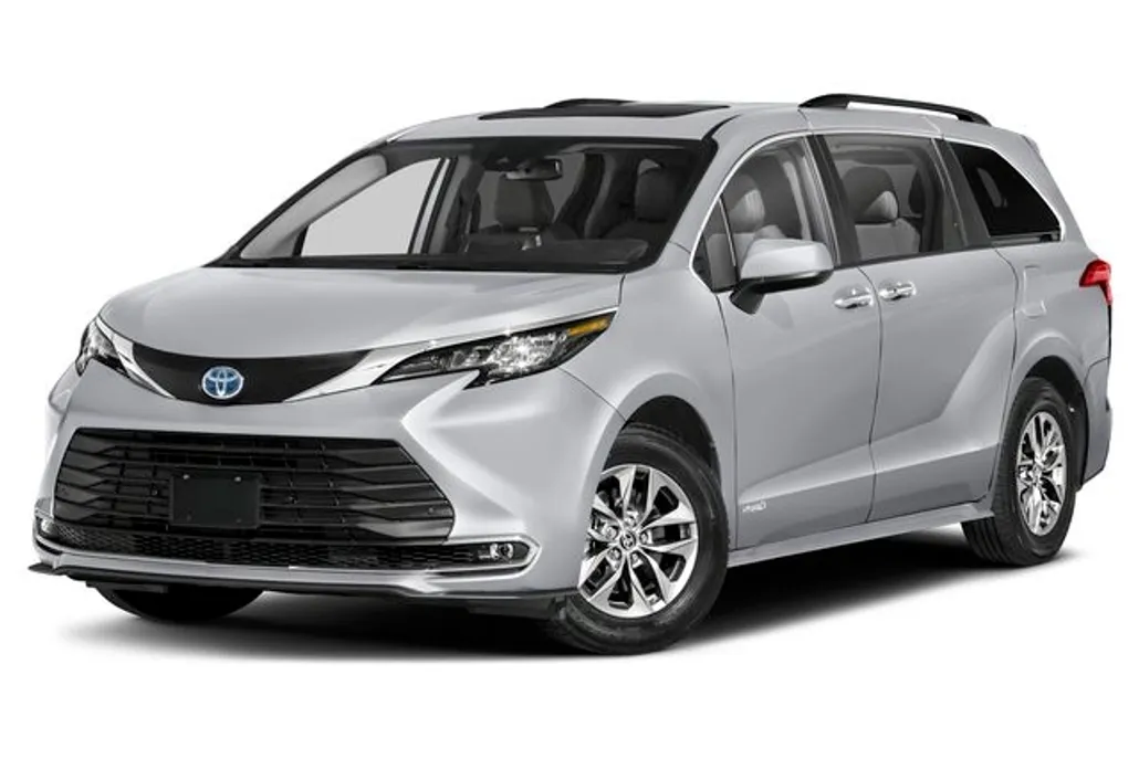 2024 Toyota Sienna XLE photo 1