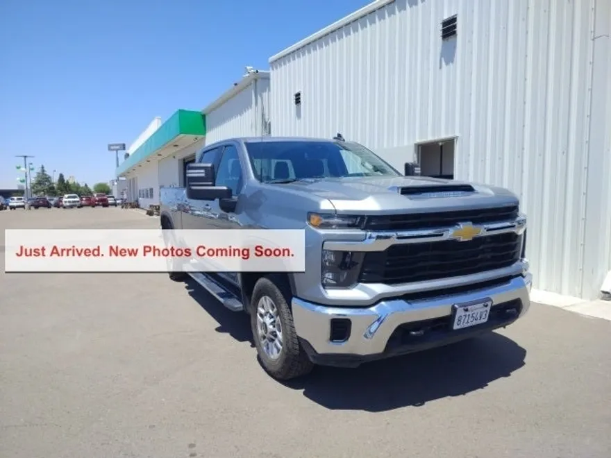 2024 Chevrolet Silverado 2500HD LT photo 1