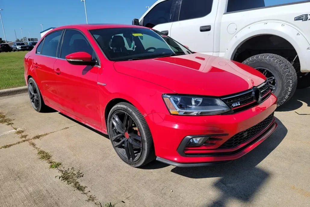 2017 Volkswagen Jetta GLI photo 1