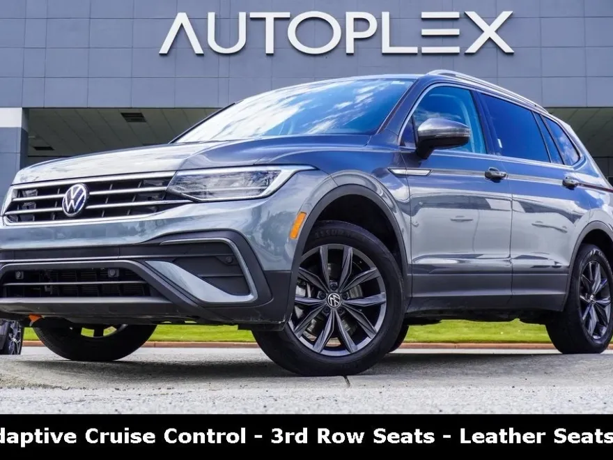2023 Volkswagen Tiguan SE photo 1