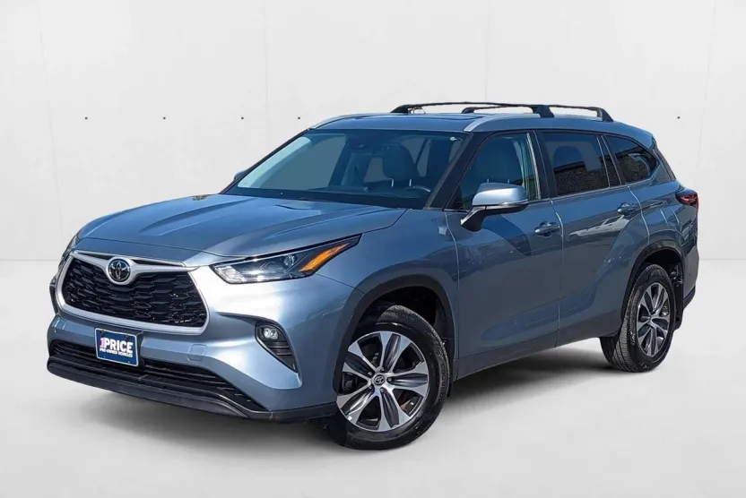 2023 Toyota Highlander XLE photo 1