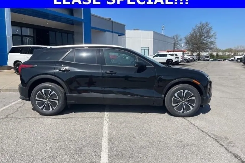 2025 Chevrolet Blazer EV photo 1