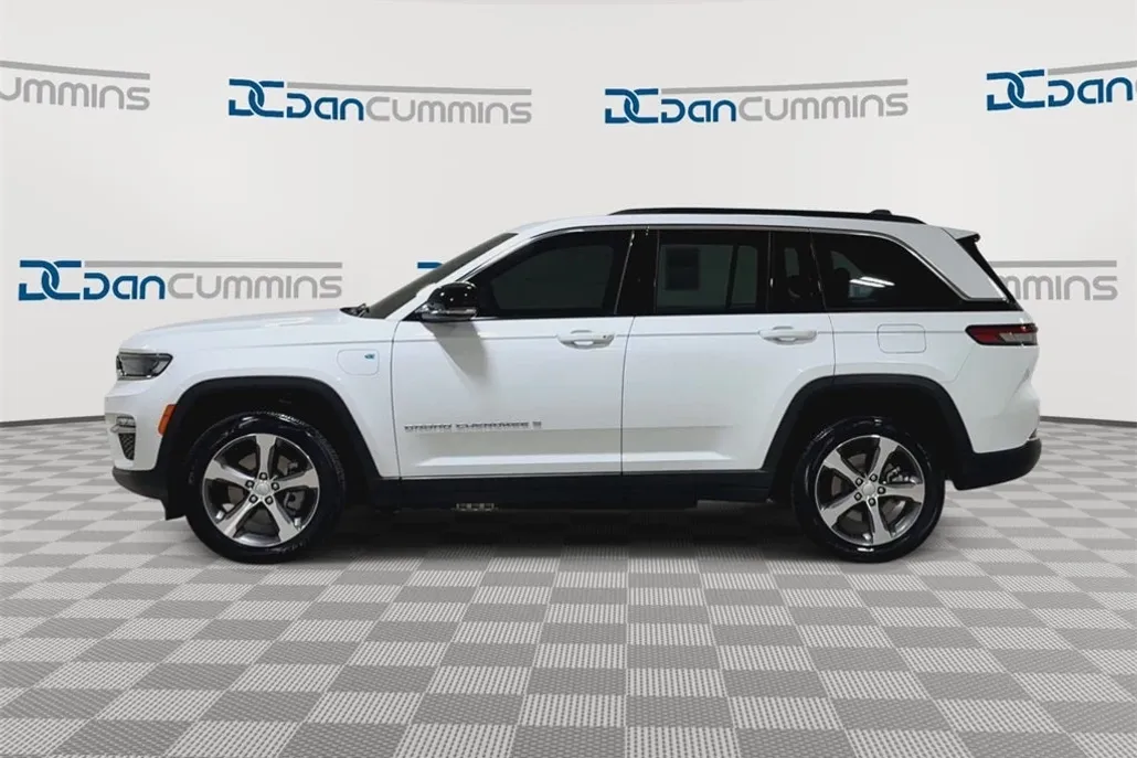 2024 Jeep Cherokee Limited 4xe photo 1