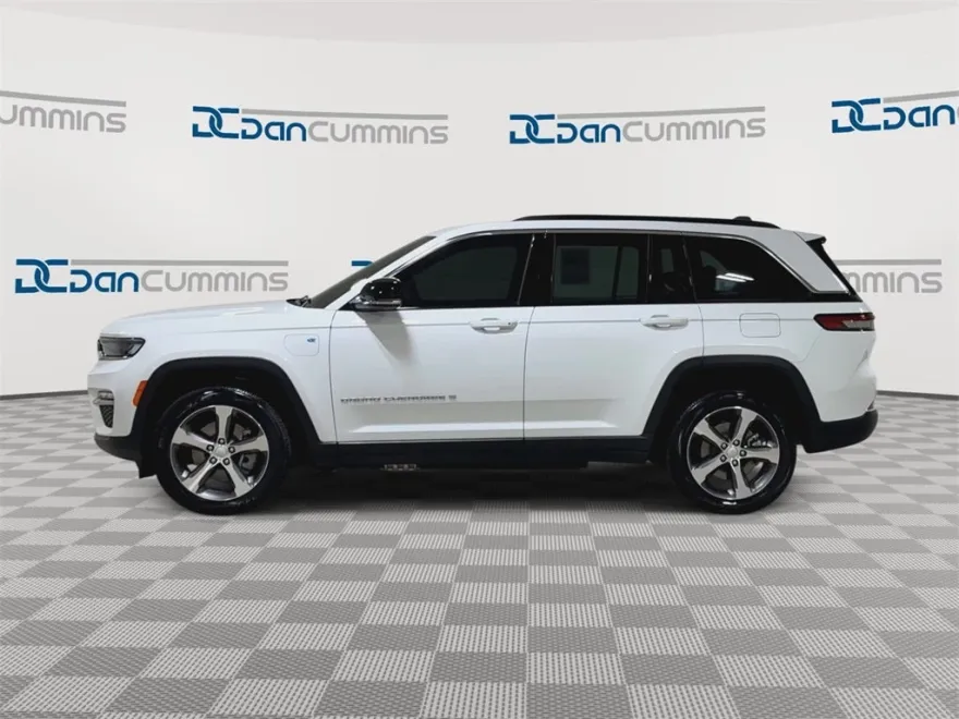 2024 Jeep Cherokee Limited 4xe photo 1