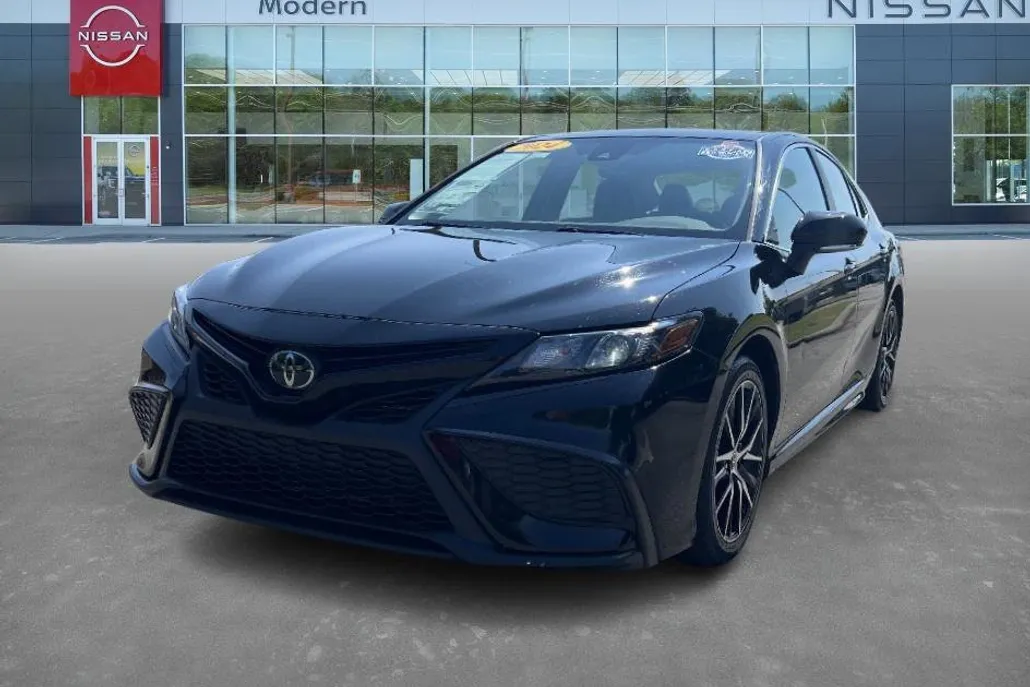 2024 Toyota Camry SE photo 1