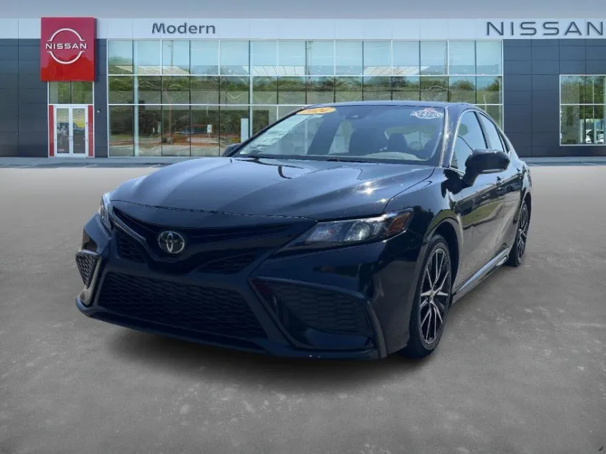 2024 Toyota Camry SE photo 1