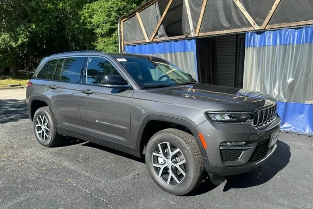 2025 Jeep Grand Cherokee Limited photo 1