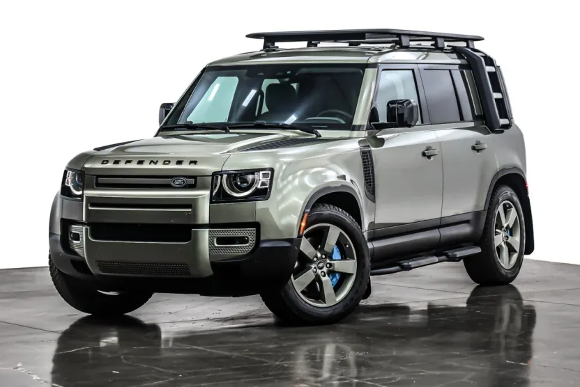 2023 Land Rover Defender 110 SE photo 1