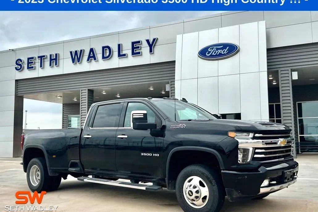 2023 Chevrolet Silverado 3500HD High Country photo 1