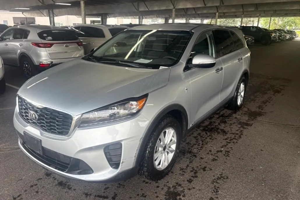2019 Kia Sorento LX photo 1