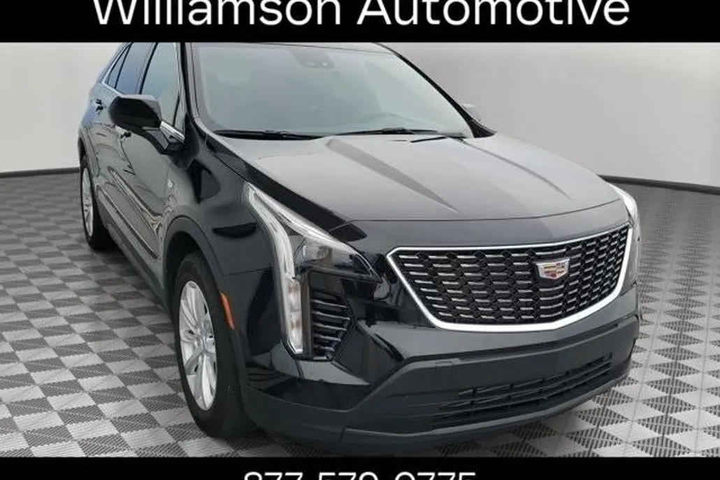 2023 Cadillac XT4 Luxury photo 1