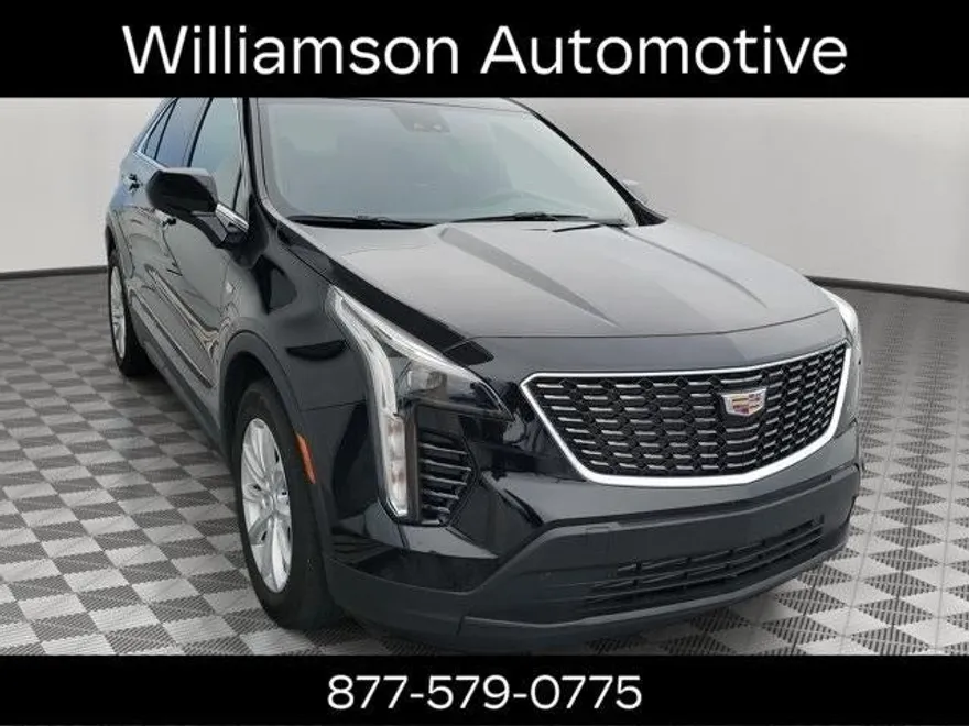 2023 Cadillac XT4 Luxury photo 1