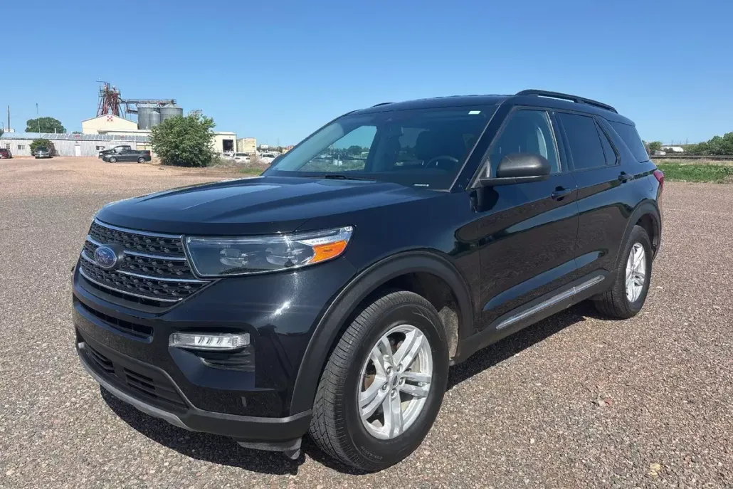 2022 Ford Explorer XLT photo 1