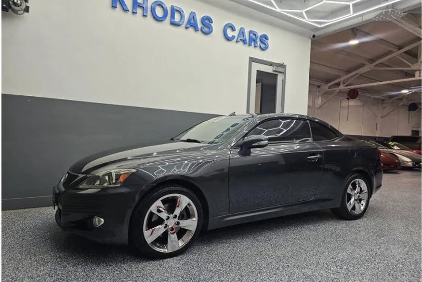 2011 Lexus IS 250C photo 1