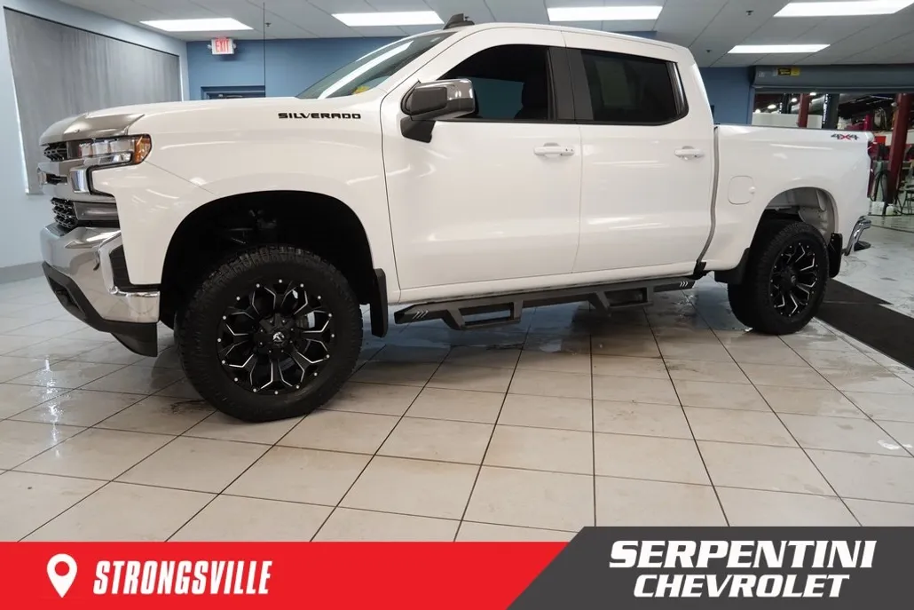 2021 Chevrolet Silverado 1500 LT photo 1