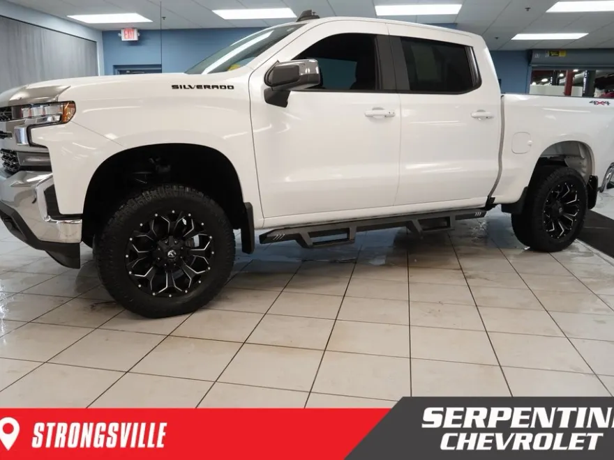 2021 Chevrolet Silverado 1500 LT photo 1