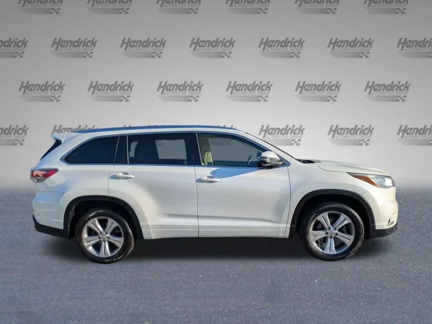 2015 Toyota Highlander Limited photo 1