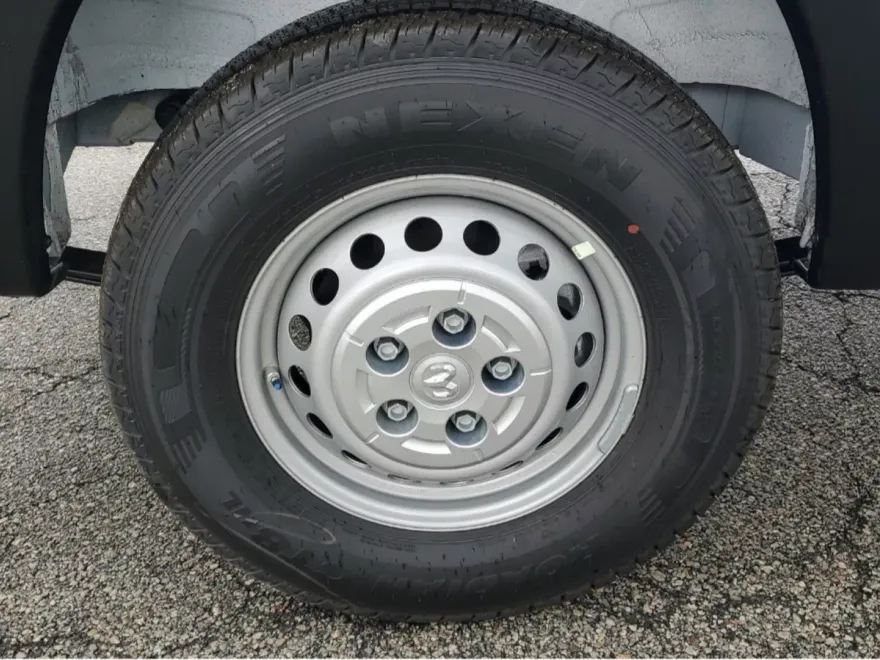 2024 Ram ProMaster 2500 photo 4