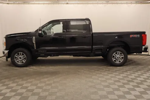 2025 Ford F-250 XLT photo 2