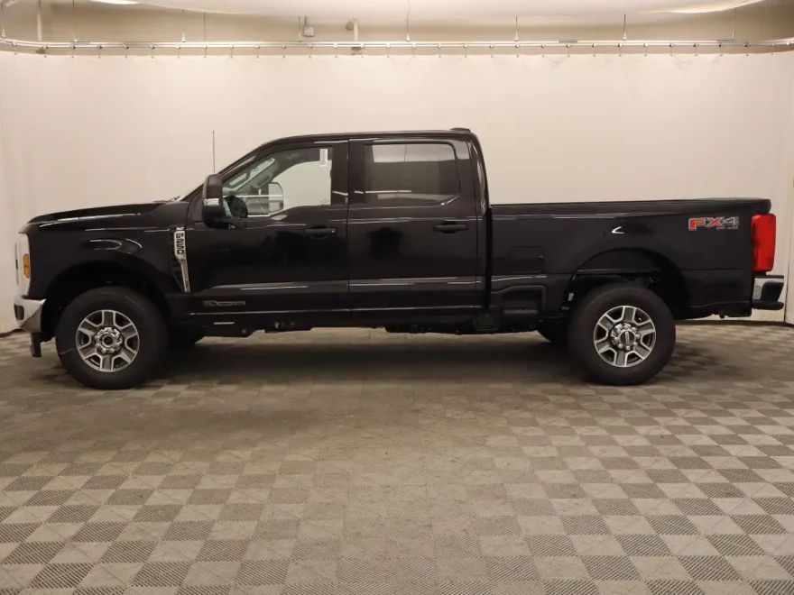 2025 Ford F-250 XLT photo 2