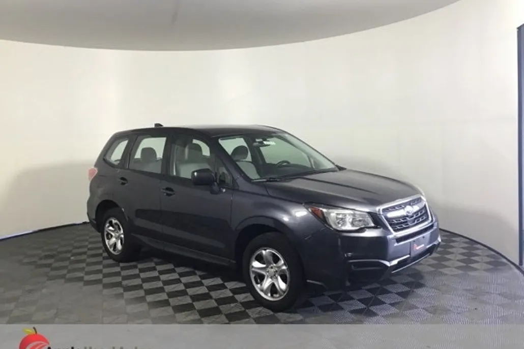 2017 Subaru Forester 2.5i photo 1