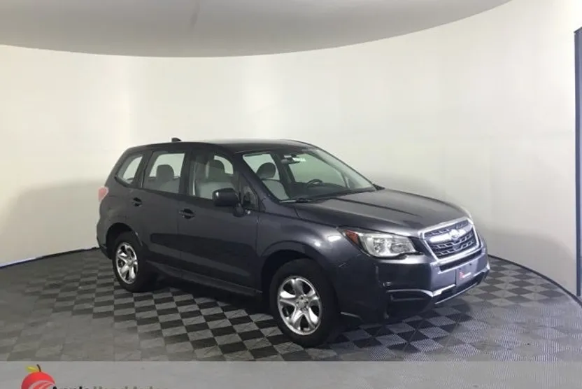 2017 Subaru Forester 2.5i photo 1