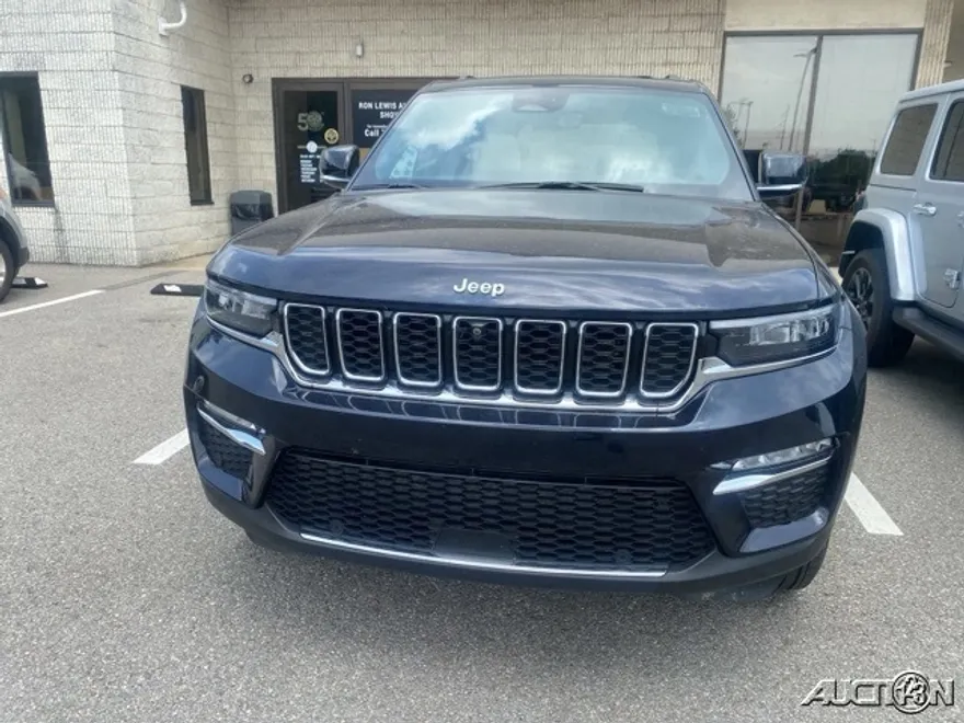 2024 Jeep Grand Cherokee Limited photo 1